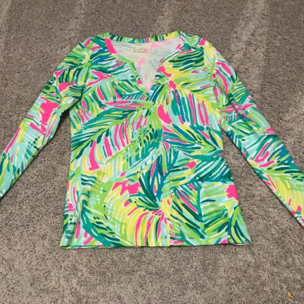 Lilly Pulitzer Long Sleeve V Neck Shirt- Small